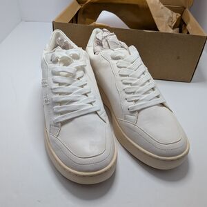 White Raven Sneakers Size 8 NIB White Faux Leather WRS602